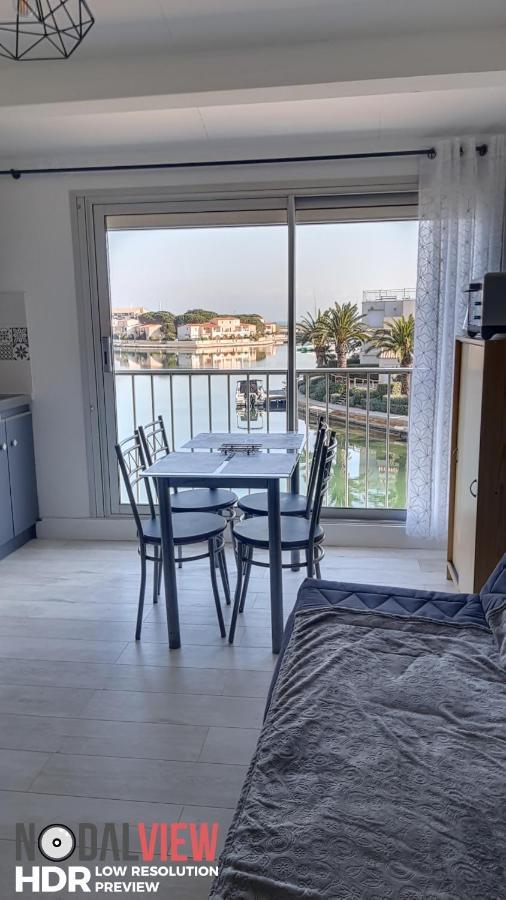 Vue Magique Sur La Marina - Appart En Duplex, Les Pieds Dans L'Eau 생시프리앙 외부 사진